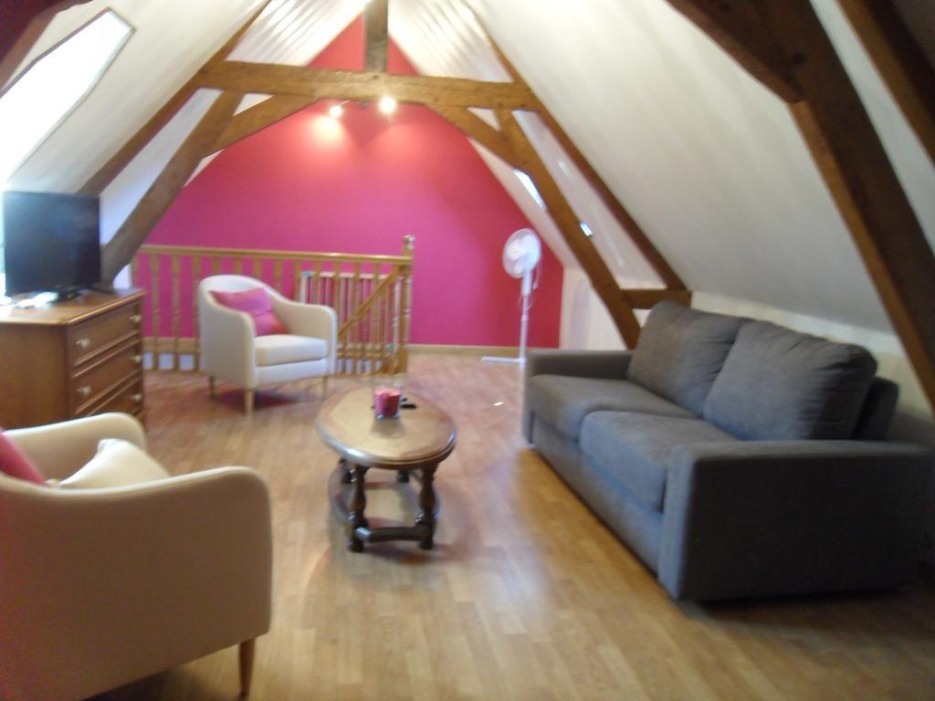 Auberge A La Ferme Surques Εξωτερικό φωτογραφία